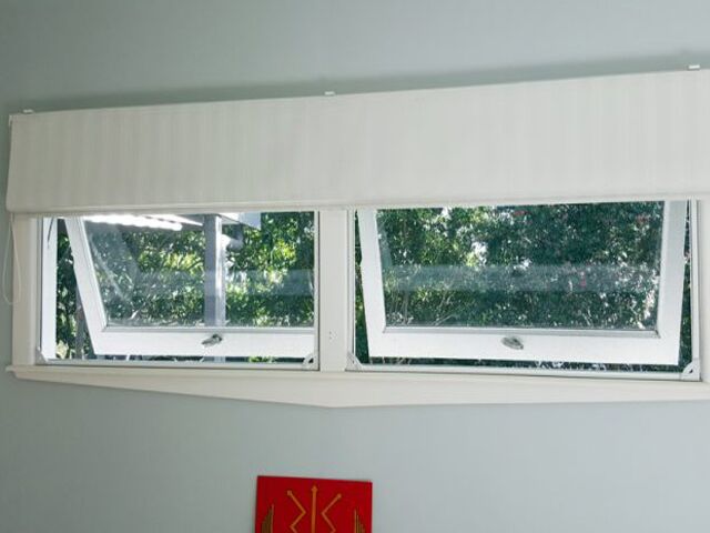 Scratching your head about Insect Screens for PIVOT &amp; DOUBLE HUNG WINDOWS?